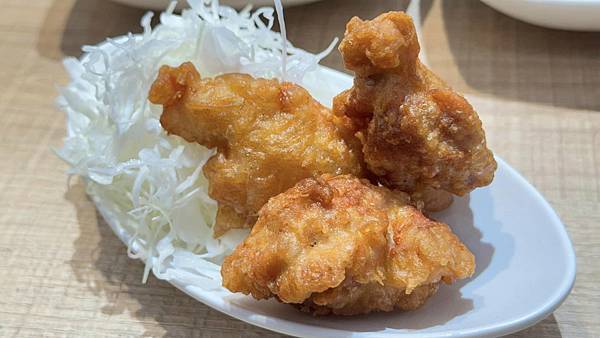 終於遇到合格的炸豬排店！雞嫩、蝦脆、蛋香濃，等再久也甘願！【