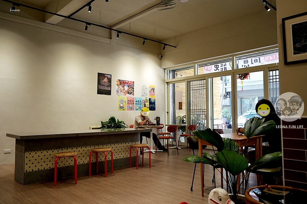 台中下午茶推薦！ 民主豆花必吃特色麻薏粉粿、蜂蜜菊花湯頭吃法。