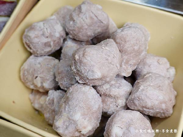 芋頭貢丸-涮飽飽石頭火鍋.jpg 芋頭貢丸-涮飽飽石頭火鍋.jpg