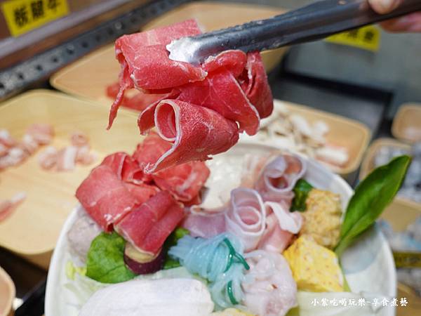 板腱牛肉片-涮飽飽石頭火鍋 (1).jpg 板腱牛肉片-涮飽飽石頭火鍋 (1).jpg