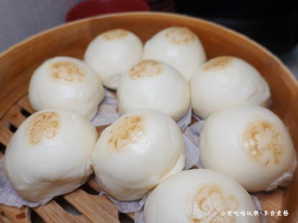 奶黃包-涮飽飽石頭火鍋 (1).jpg 奶黃包-涮飽飽石頭火鍋 (1).jpg