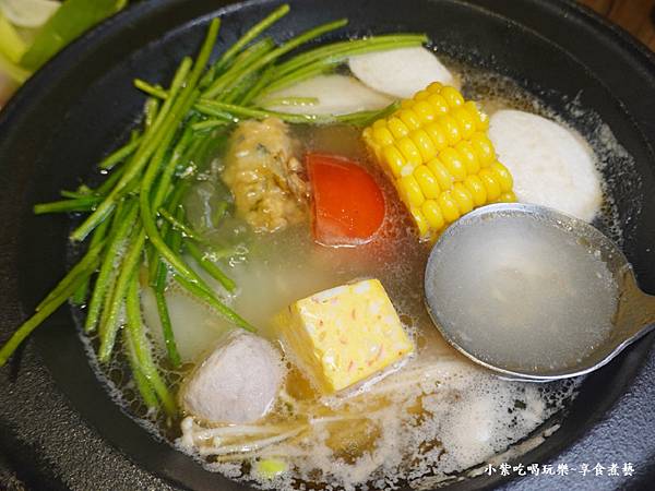 石頭火鍋湯底-涮飽飽石頭火鍋 (2).jpg 石頭火鍋湯底-涮飽飽石頭火鍋 (2).jpg
