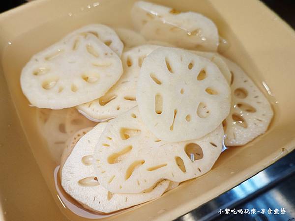 蓮藕片-涮飽飽石頭火鍋.jpg 蓮藕片-涮飽飽石頭火鍋.jpg