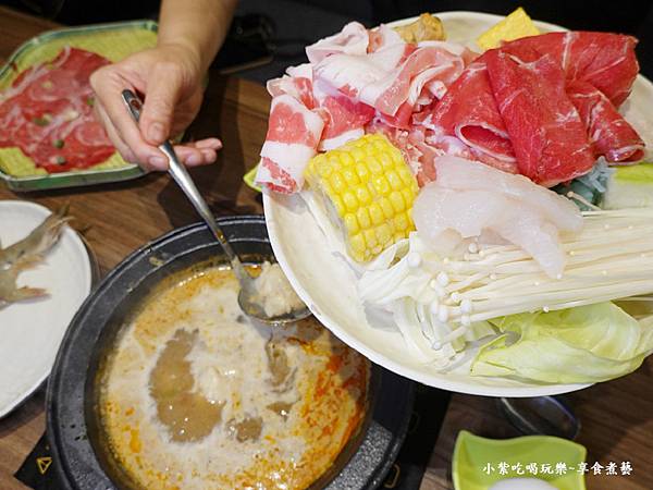 第二輪菜盤-涮飽飽石頭火鍋.jpg 第二輪菜盤-涮飽飽石頭火鍋.jpg