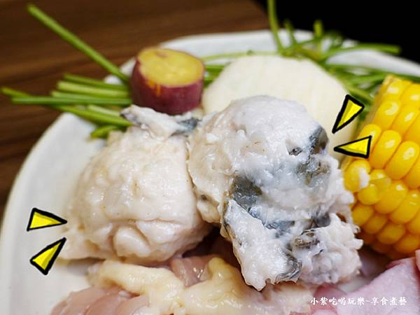 花枝滑.蝦仁滑-涮飽飽石頭火鍋.jpg 花枝滑.蝦仁滑-涮飽飽石頭火鍋.jpg