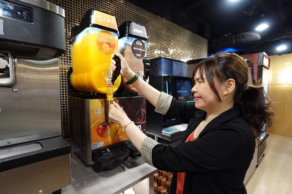 台北市大安區​去哪慶生最爽快？新肉多多肉蛋糕、魔術小卡、歡樂慶生超有儀式感！台北東區生日、聚餐首選