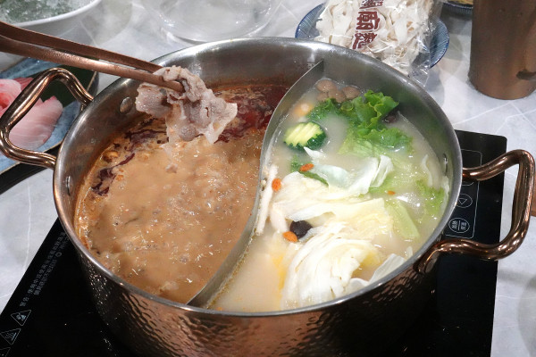 台北市大安區​去哪慶生最爽快？新肉多多肉蛋糕、魔術小卡、歡樂慶生超有儀式感！台北東區生日、聚餐首選