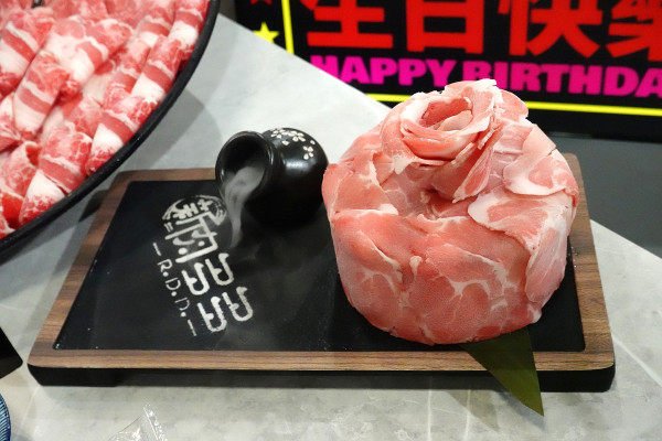 台北市大安區​去哪慶生最爽快？新肉多多肉蛋糕、魔術小卡、歡樂慶生超有儀式感！台北東區生日、聚餐首選