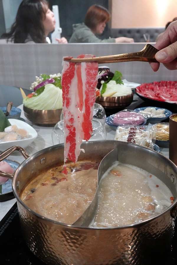 台北市大安區​去哪慶生最爽快？新肉多多肉蛋糕、魔術小卡、歡樂慶生超有儀式感！台北東區生日、聚餐首選