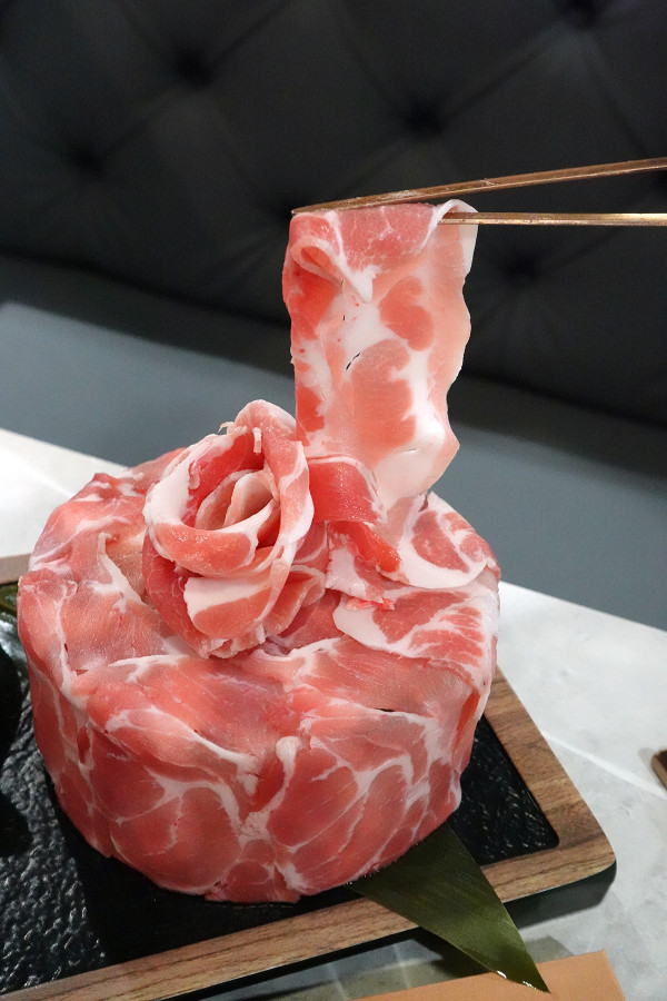 台北市大安區​去哪慶生最爽快？新肉多多肉蛋糕、魔術小卡、歡樂慶生超有儀式感！台北東區生日、聚餐首選