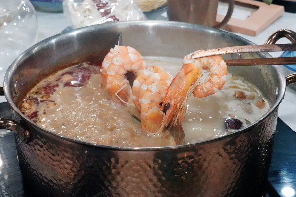 台北市大安區​去哪慶生最爽快？新肉多多肉蛋糕、魔術小卡、歡樂慶生超有儀式感！台北東區生日、聚餐首選