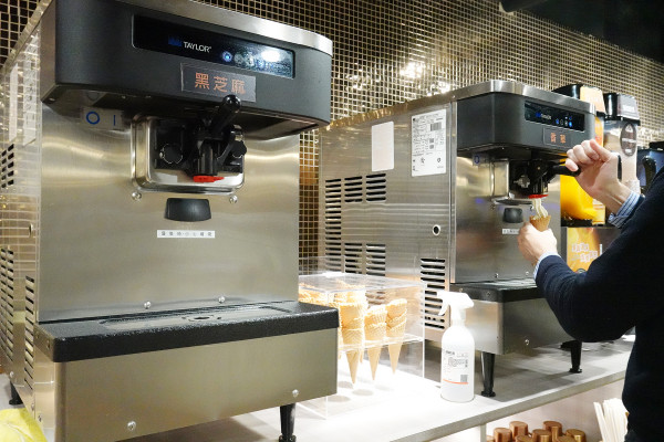 台北市大安區​去哪慶生最爽快？新肉多多肉蛋糕、魔術小卡、歡樂慶生超有儀式感！台北東區生日、聚餐首選