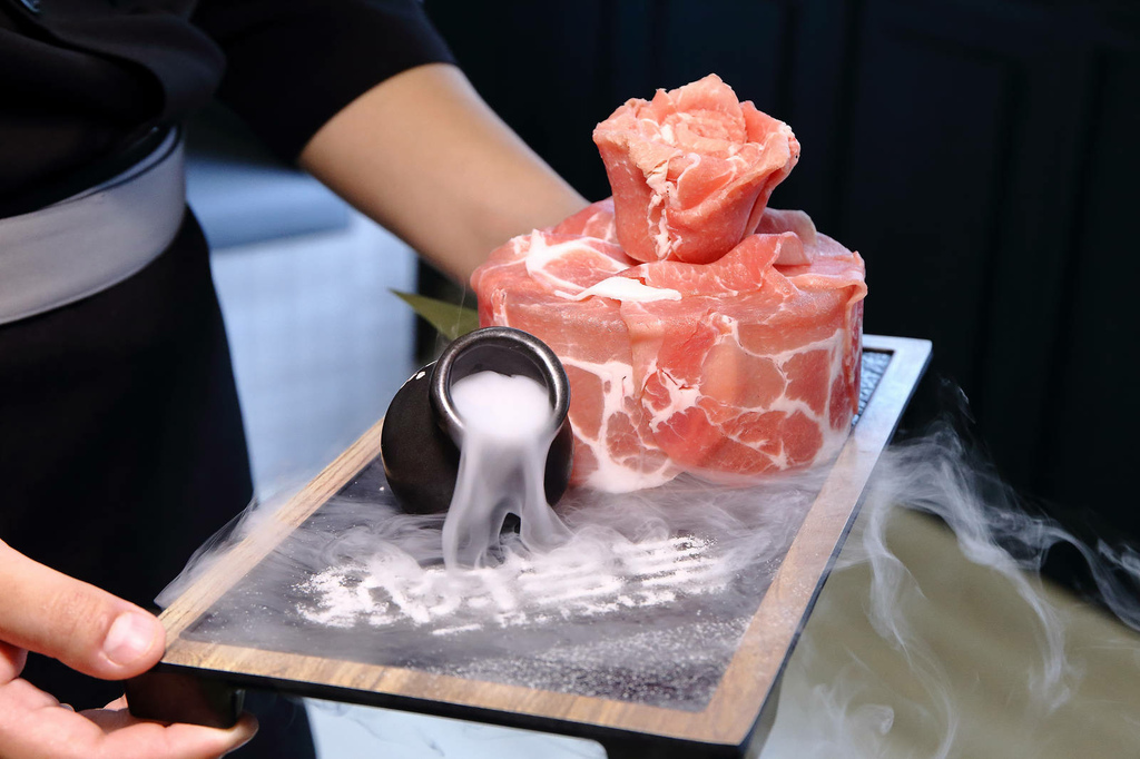 鍋物界的卡地亞-新肉多多的高質感體驗，逛東區一定要吃的台北頂