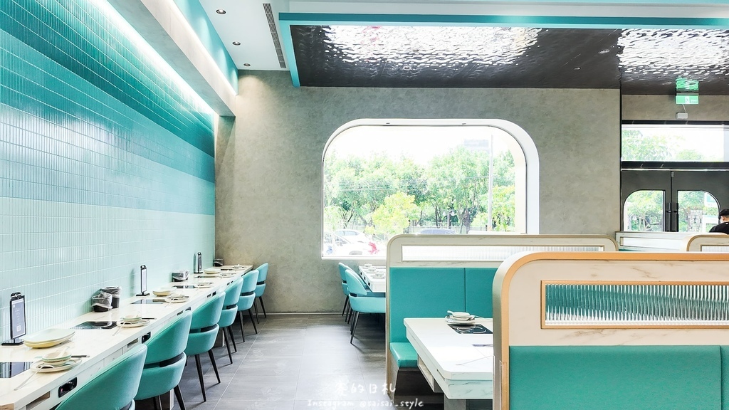 台中火鍋吃到飽！冭夯鍋物3D肉肉蛋糕超浮誇，超過30種蔬菜自助吧吃到飽。