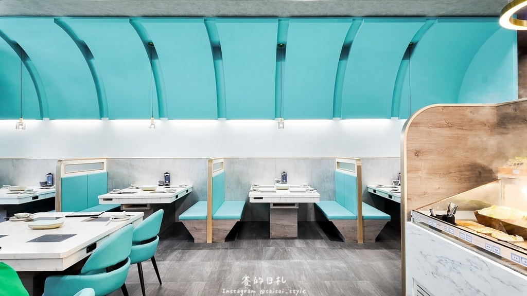 台中火鍋吃到飽！冭夯鍋物3D肉肉蛋糕超浮誇，超過30種蔬菜自助吧吃到飽。