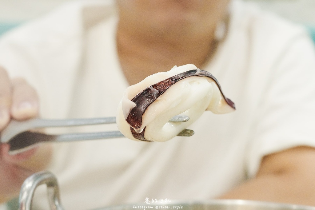 台中火鍋吃到飽！冭夯鍋物3D肉肉蛋糕超浮誇，超過30種蔬菜自助吧吃到飽。