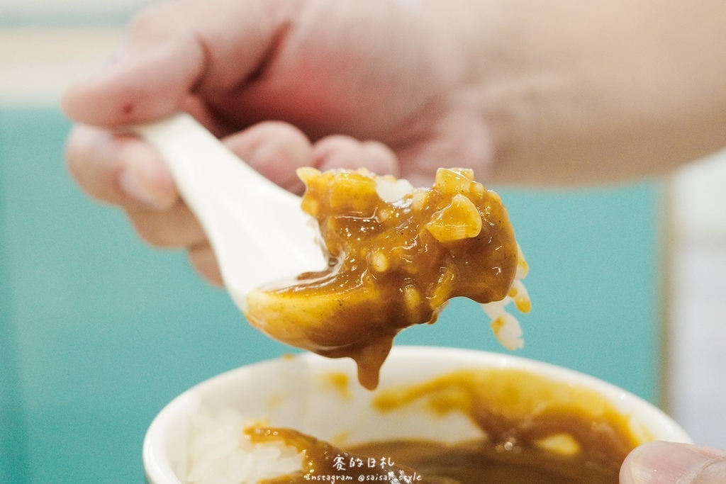 台中火鍋吃到飽！冭夯鍋物3D肉肉蛋糕超浮誇，超過30種蔬菜自助吧吃到飽。