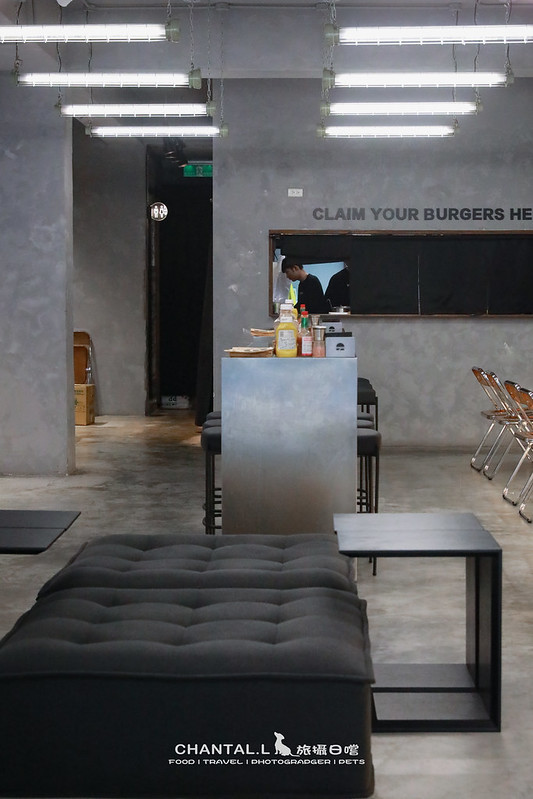 民生社區漢堡店！黑灰系Burgerciaga 漢堡世家，寵物友善毛孩可落地入座。