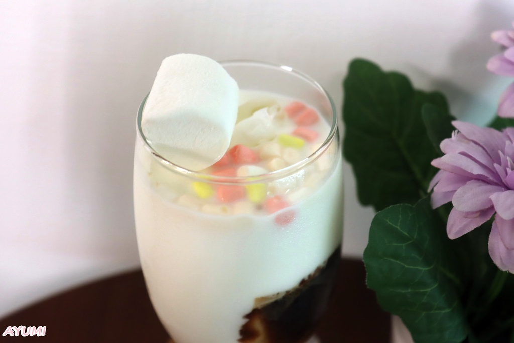 [台南南區咖啡館推薦]有為青年的年輕人開的少買咖啡館/店內設