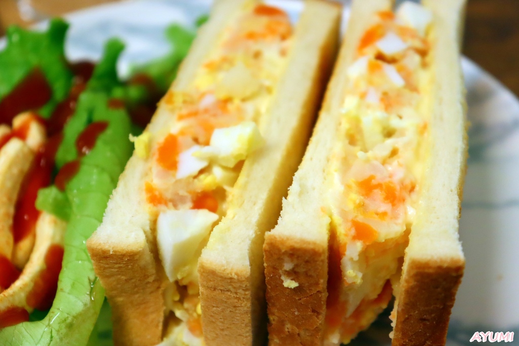 [台南南區咖啡館推薦]有為青年的年輕人開的少買咖啡館/店內設