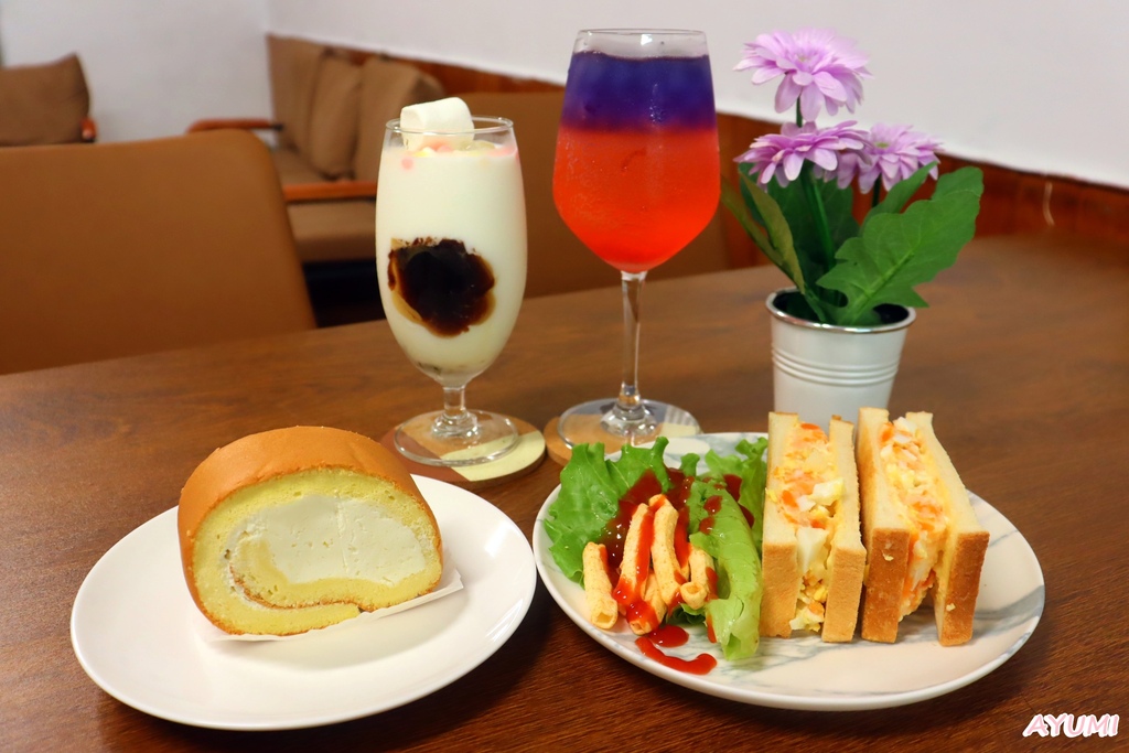 [台南南區咖啡館推薦]有為青年的年輕人開的少買咖啡館/店內設