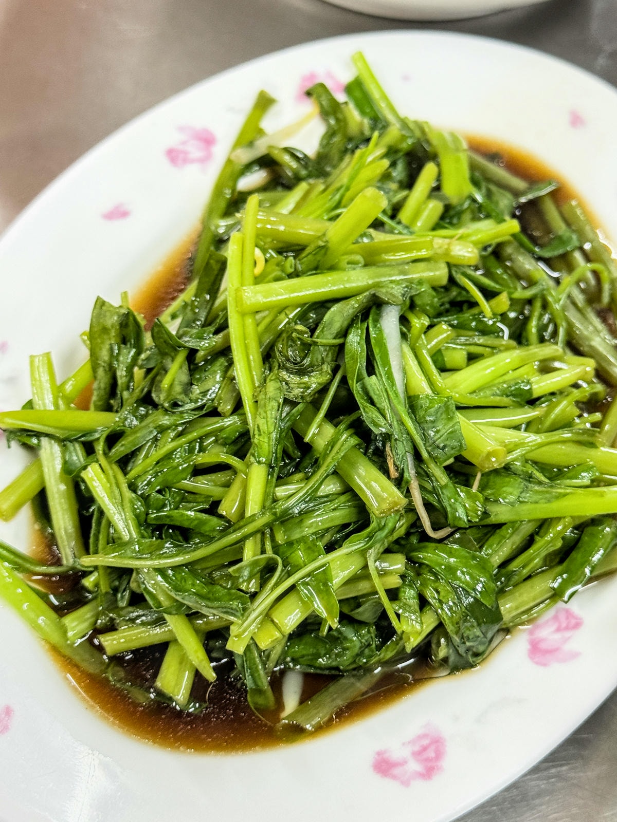 高雄美食宵夜推薦！鹽埕新樂街大胖豬油拌麵，連三屆500碗傳奇。