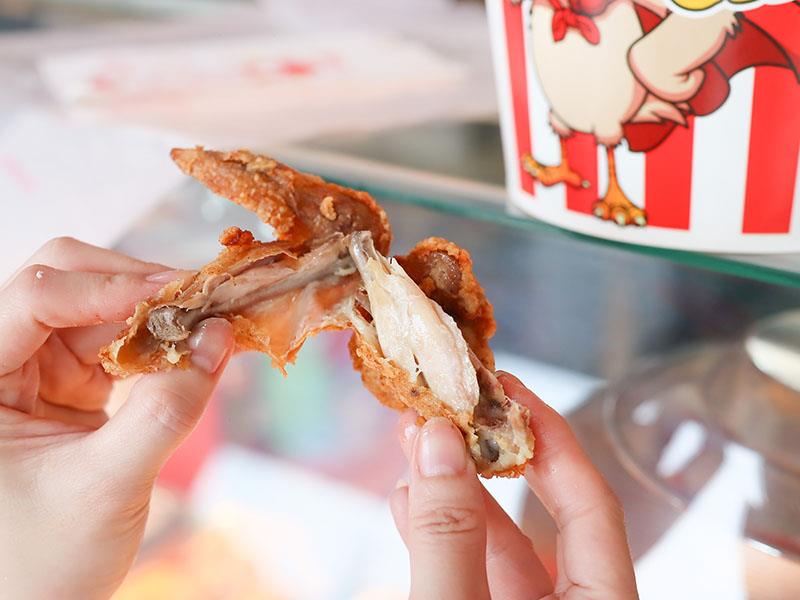 嘉義炸雞首選！雙華盛藥膳脆皮炸雞爆紅，獨門壓力油炸技術打造酥脆多汁口感。