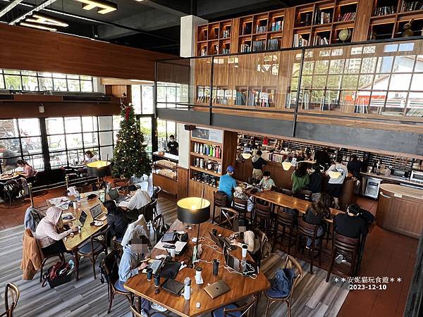 高雄咖啡廳推薦！卡啡那美術館店，甜點鹹食皆藝術，從視覺到味蕾都滿足！