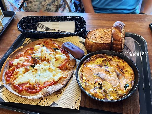 高雄咖啡廳推薦！卡啡那美術館店，甜點鹹食皆藝術，從視覺到味蕾都滿足！