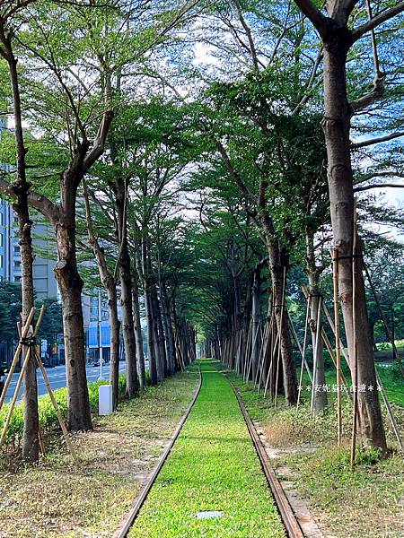 高雄咖啡廳推薦！卡啡那美術館店，甜點鹹食皆藝術，從視覺到味蕾都滿足！