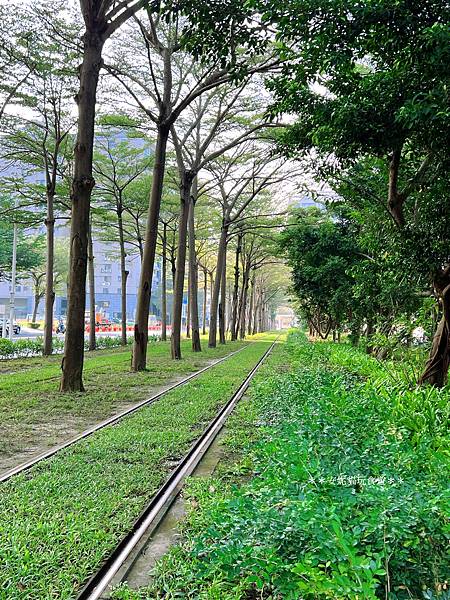 高雄咖啡廳推薦！卡啡那美術館店，甜點鹹食皆藝術，從視覺到味蕾都滿足！