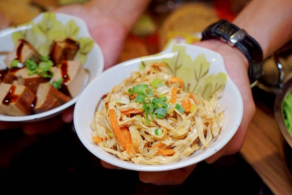 新開幕！只要179元起，平價小火鍋狂送自助吧免費吃到撐爆，快來挑戰你的胃容量！！