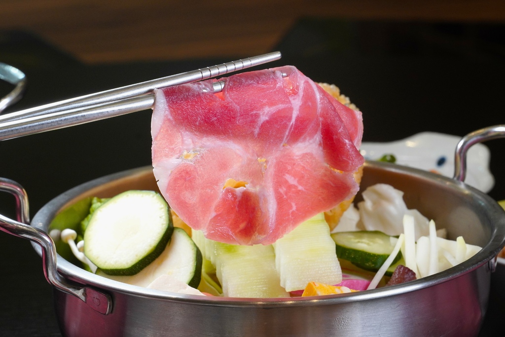 【台中北屯火鍋推薦】水滾巴鍋物179元起吃到飽，自助吧無限供