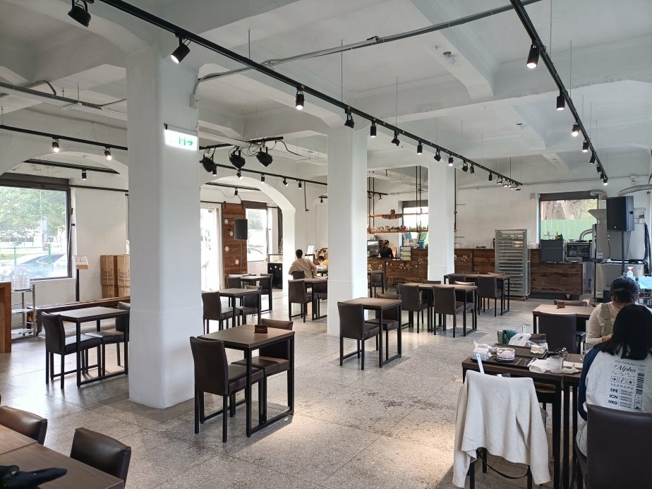 台北「甜舍La Maison Doux」古蹟老宅甜點咖啡，草莓千層與昭和布丁必嚐，寧靜不限時空間~