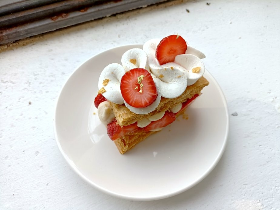 台北「甜舍La Maison Doux」古蹟老宅甜點咖啡，草莓千層與昭和布丁必嚐，寧靜不限時空間~