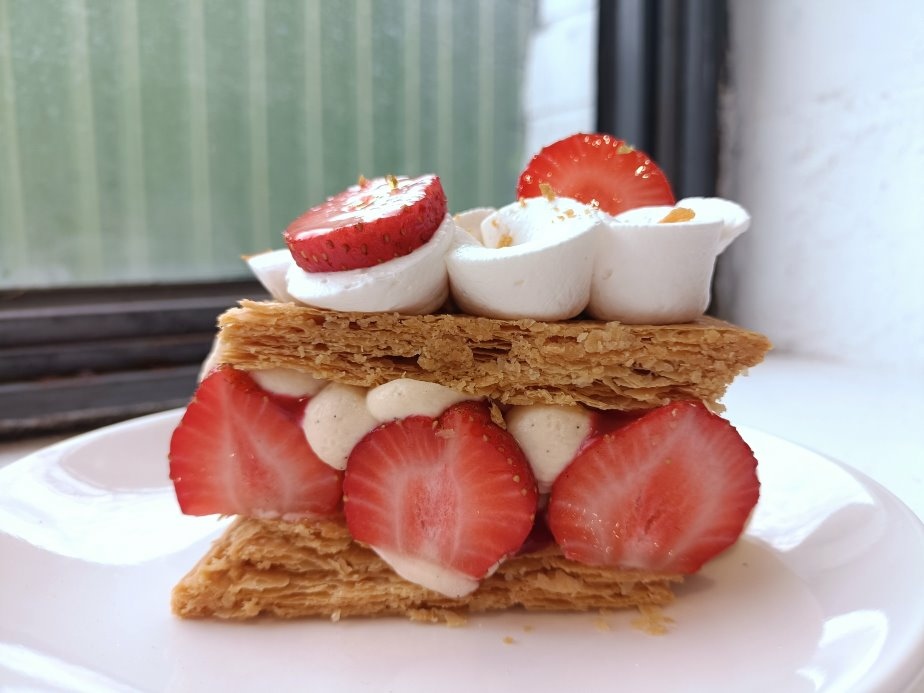 台北「甜舍La Maison Doux」古蹟老宅甜點咖啡，草莓千層與昭和布丁必嚐，寧靜不限時空間~