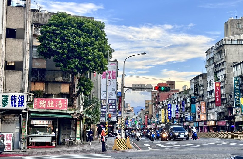 萬華傳奇老店!龍山寺站50年獨家口味豬肚湯,必吃豬舌黑白切。