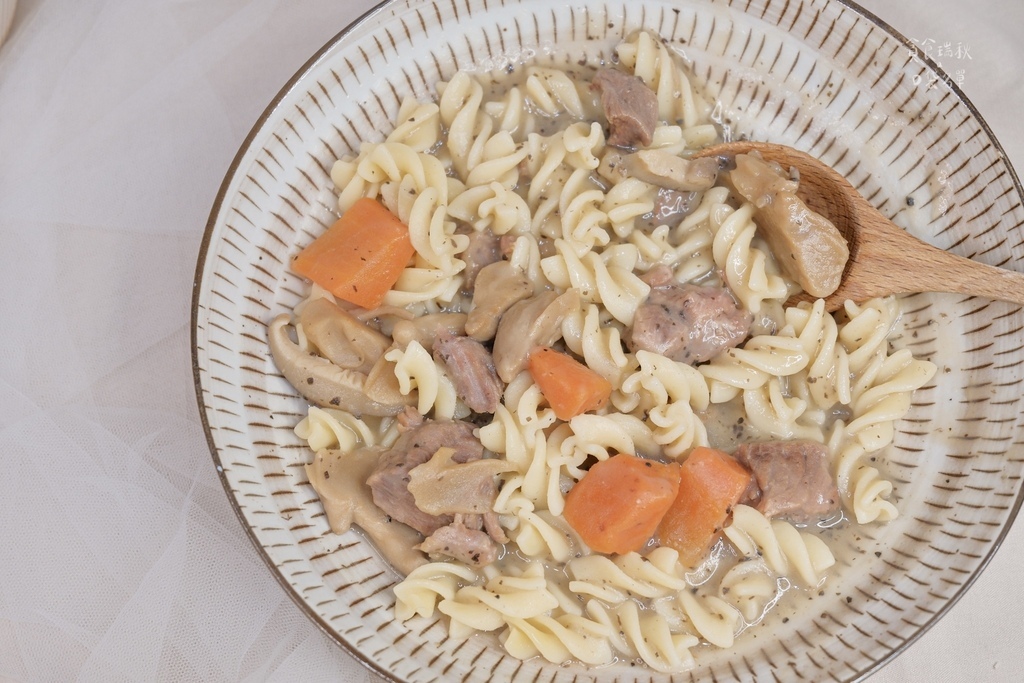 宅配美食|濃湯調理包開箱|常溫保存、加熱即食!大塊嫩牛肉濃郁 宅配美食|濃湯調理包開箱|常溫保存、加熱即食!大塊嫩牛肉濃郁