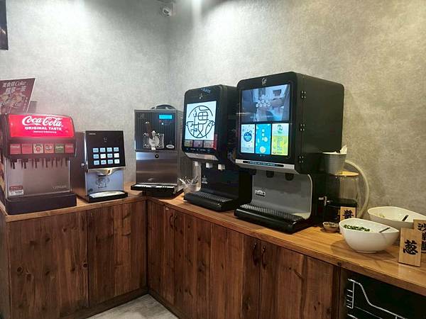 “三重國小捷運站鍋物美食推薦-海牧鍋物”吃飽喝足的海鮮漁夫鍋