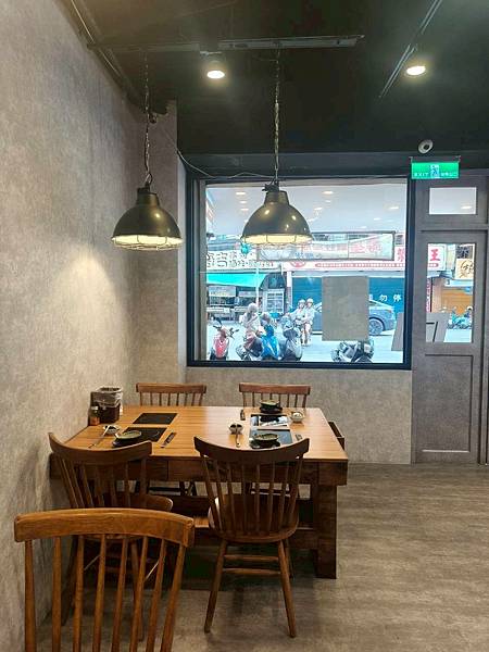 “三重國小捷運站鍋物美食推薦-海牧鍋物”吃飽喝足的海鮮漁夫鍋