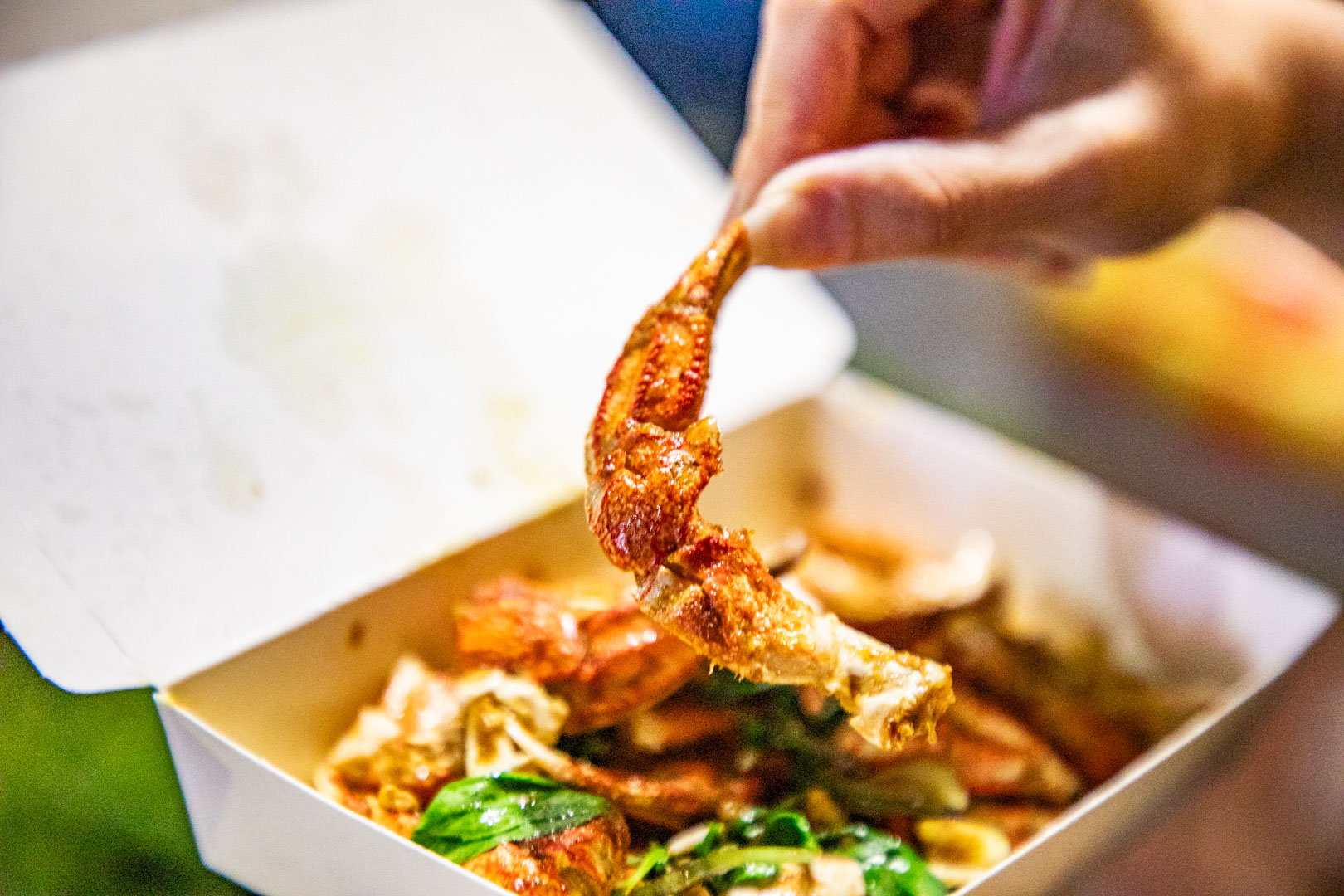 嘉義宵夜隱藏版美食！松田二代目沙茶螃蟹在地人私藏，獨家爆炒香氣超銷魂。