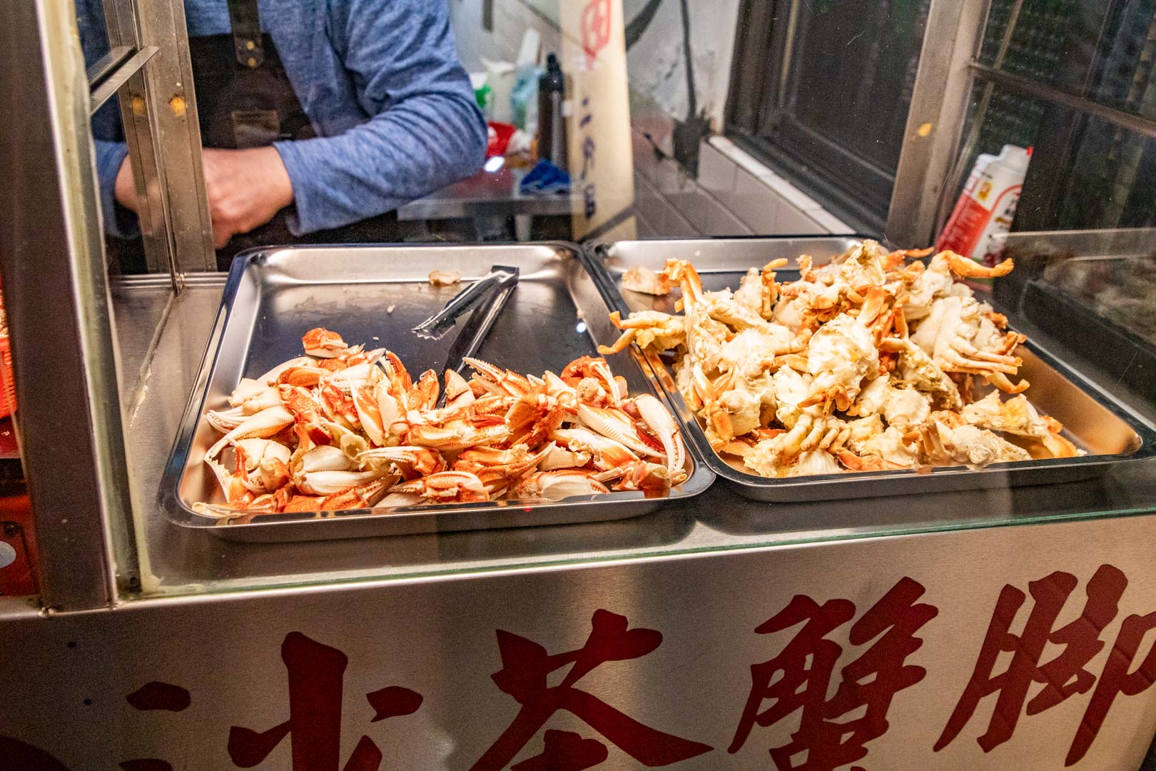 嘉義宵夜隱藏版美食！松田二代目沙茶螃蟹在地人私藏，獨家爆炒香氣超銷魂。