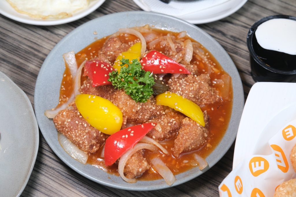 吃到飽自助吧超狂!台中異人館東英店新升級CP值爆表,超過50款美食任你吃。