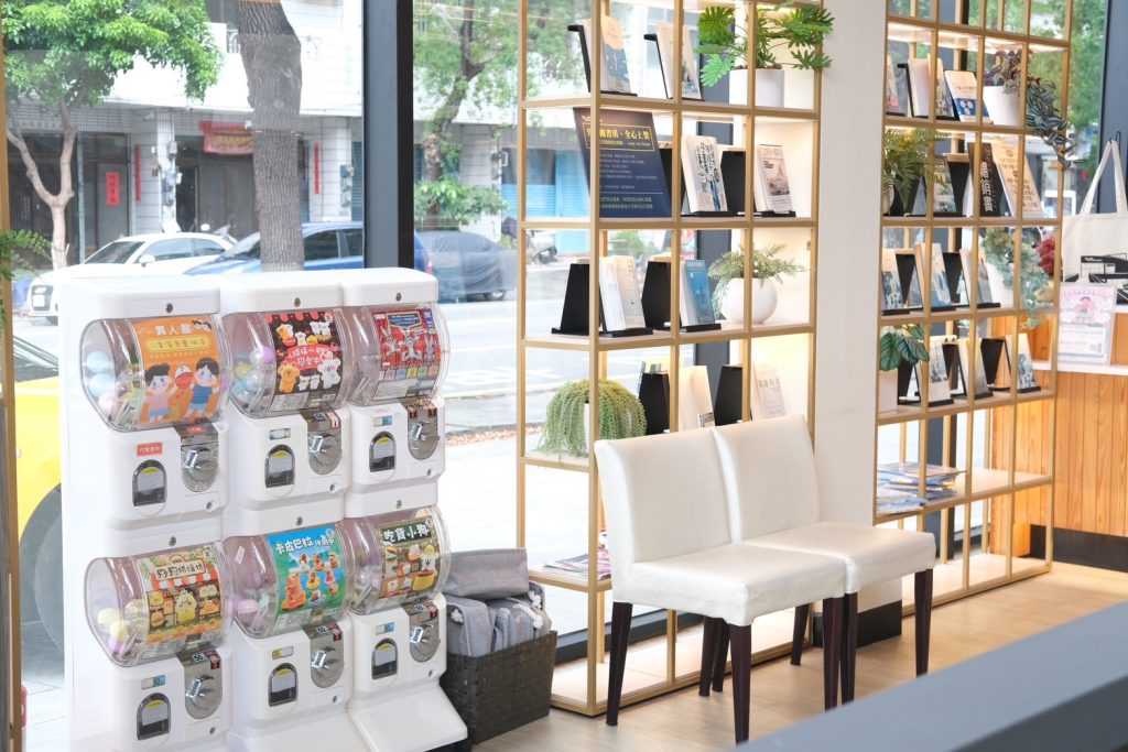 吃到飽自助吧超狂!台中異人館東英店新升級CP值爆表,超過50款美食任你吃。