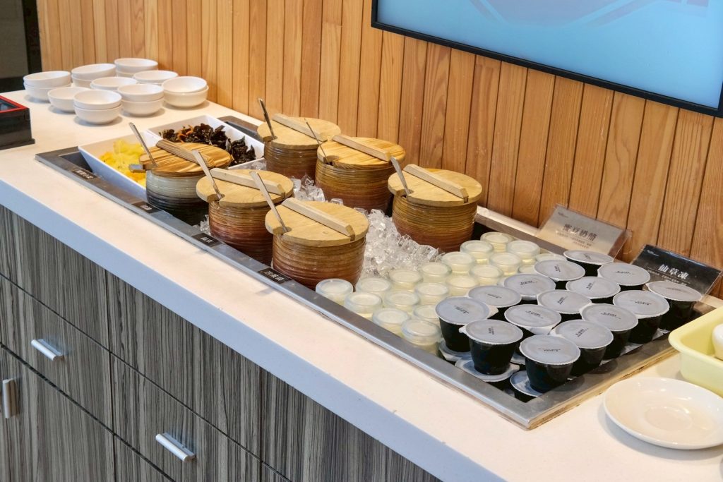 吃到飽自助吧超狂!台中異人館東英店新升級CP值爆表,超過50款美食任你吃。