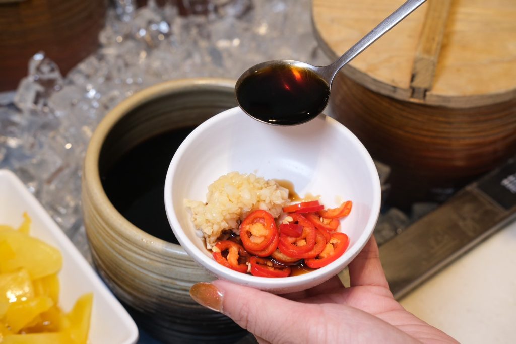 吃到飽自助吧超狂!台中異人館東英店新升級CP值爆表,超過50款美食任你吃。