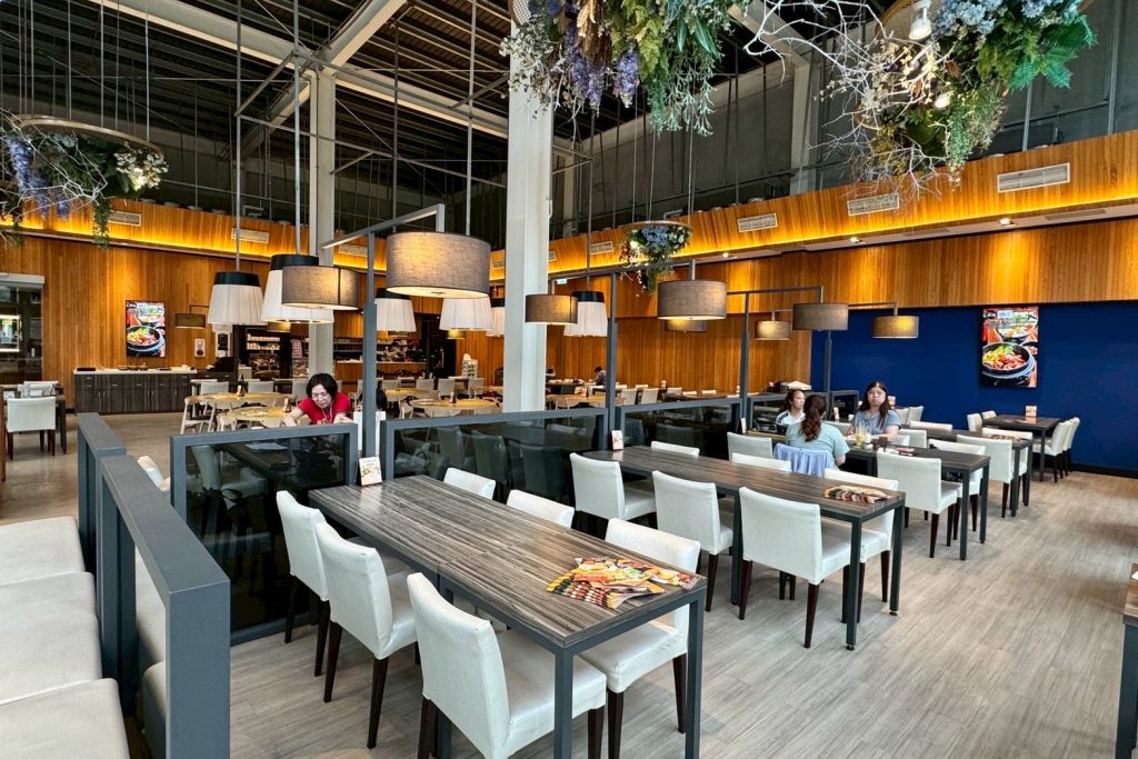 吃到飽自助吧超狂!台中異人館東英店新升級CP值爆表,超過50款美食任你吃。