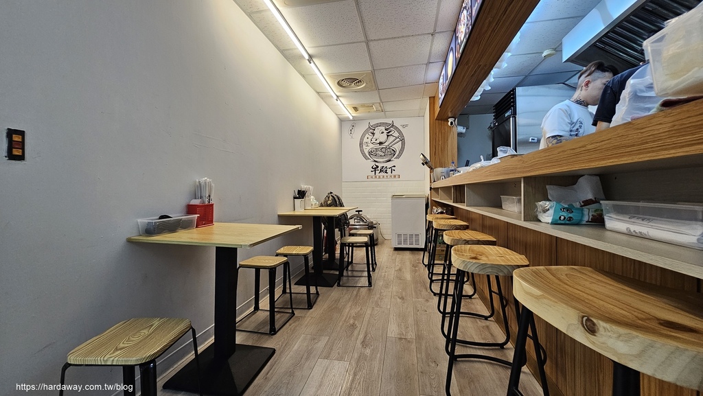 牛殿下秘傳金湯牛肉麵大安店用餐區