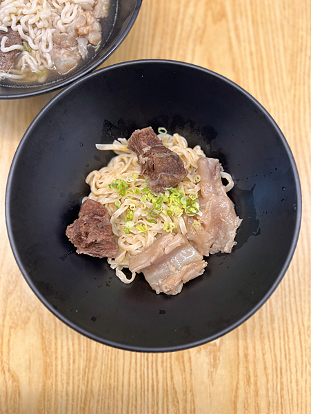 【忠孝敦化站美食推薦】牛殿下x秘傳金湯牛肉麵，顛覆傳統好好味