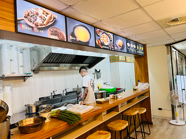 【忠孝敦化站美食推薦】牛殿下x秘傳金湯牛肉麵，顛覆傳統好好味